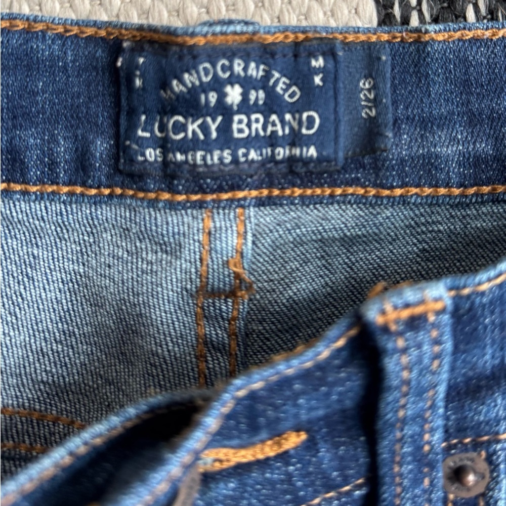 Lucky Brand Women's Dark Wash The Roll UP Jeans Summer Short Size 2/26 - Picture 3 of 12